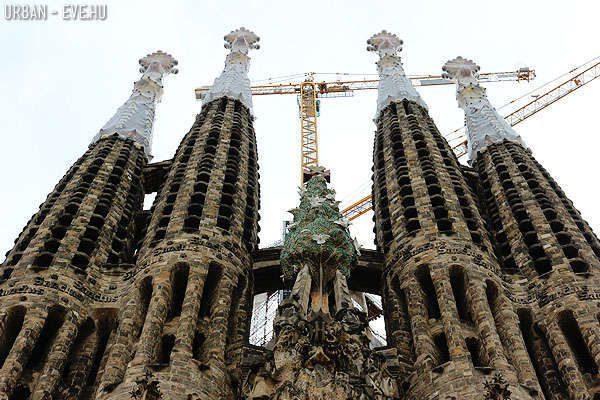 barcelona-gaudi-sagrada-13